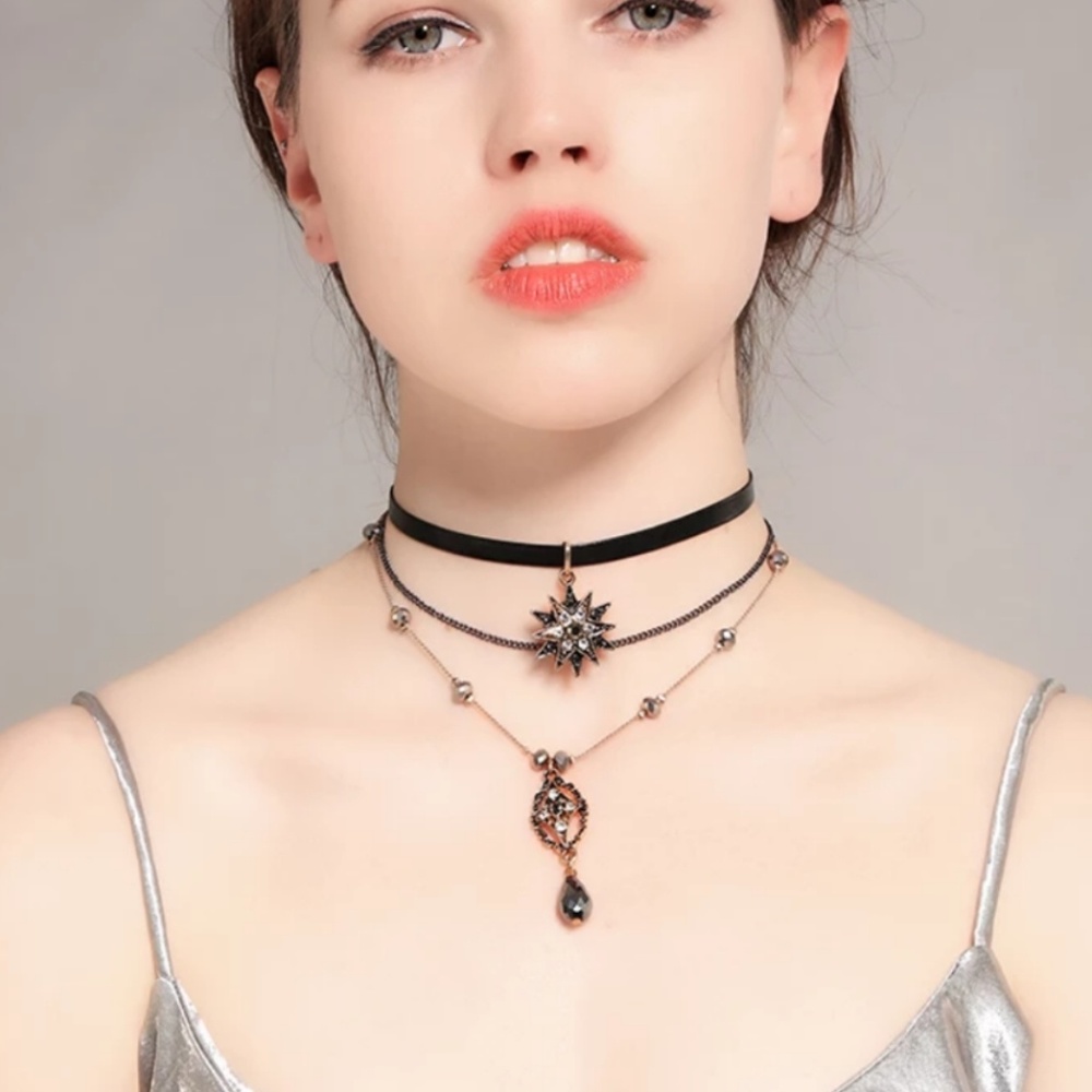 Gothic Starburst Layer Choker